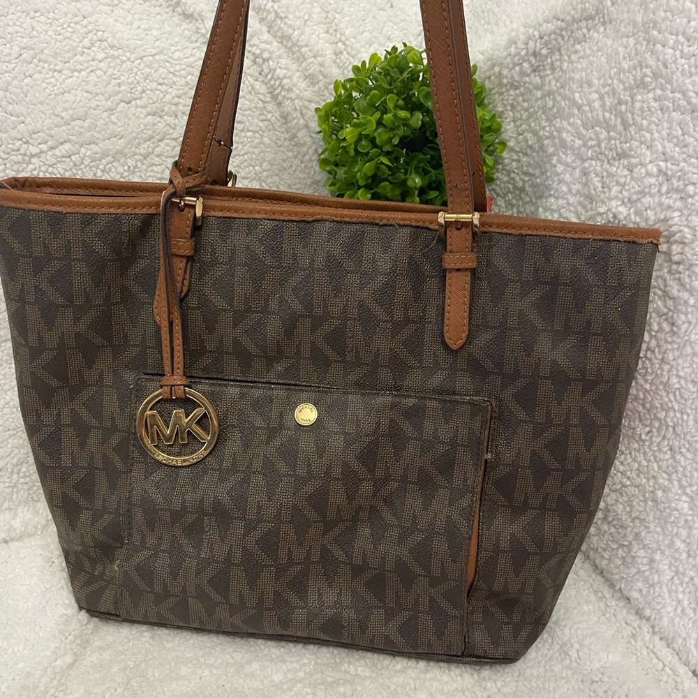 AUTHENTIC Michael Kors Bag! Gorgeous